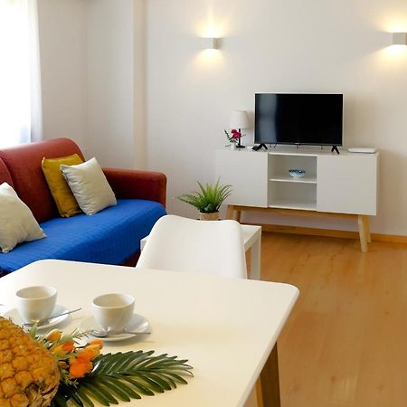 Mediterraneo 508. Fantastic Studio On The Beachfront With Sea Views. 마르베야 외부 사진
