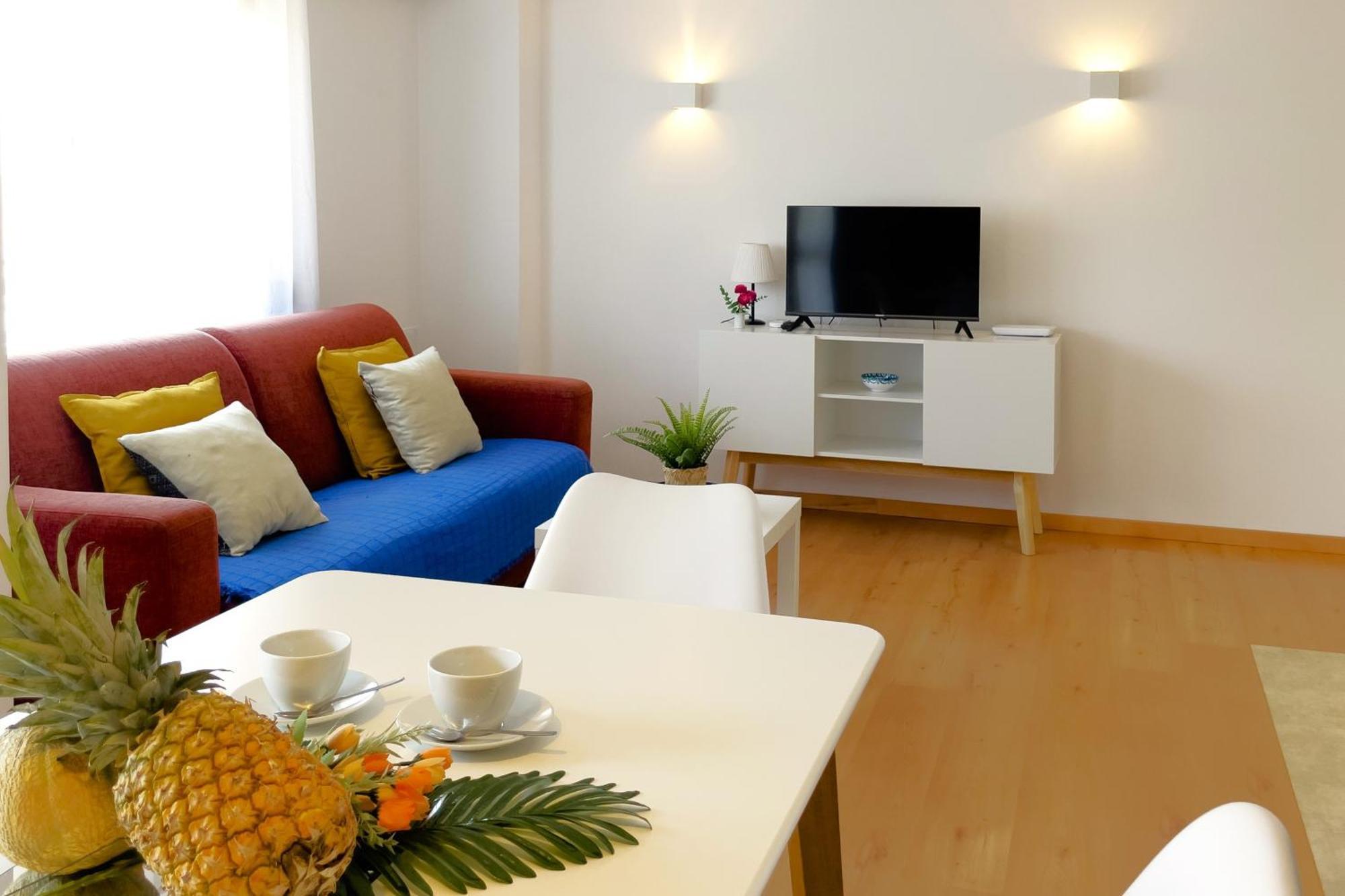 Mediterraneo 508. Fantastic Studio On The Beachfront With Sea Views. 마르베야 외부 사진