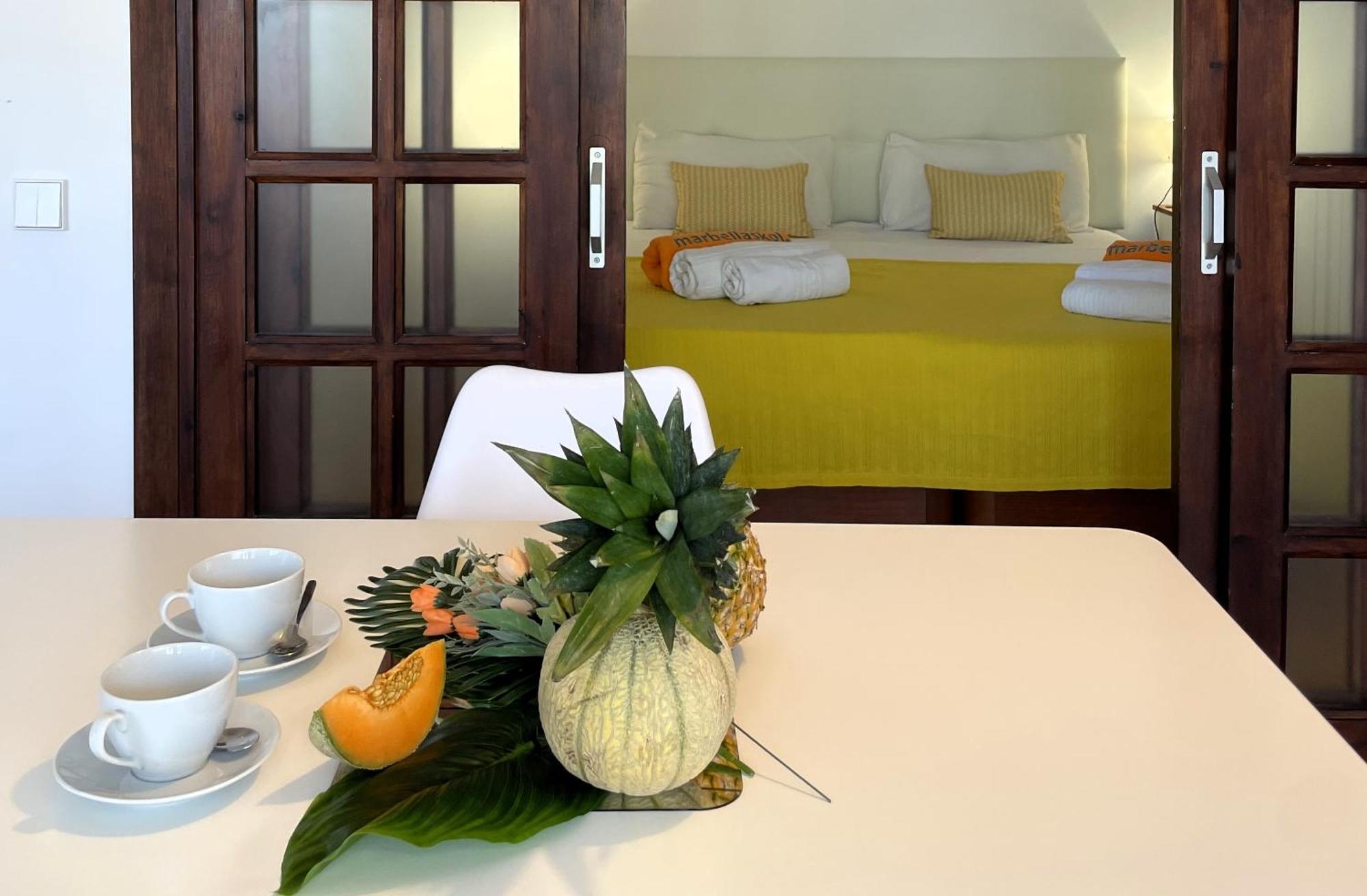 Mediterraneo 508. Fantastic Studio On The Beachfront With Sea Views. 마르베야 외부 사진